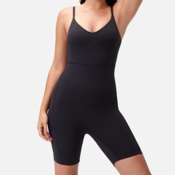 Outdoor Voices Pants - Outdoor Voices Zoom Bodysuit 8” Black